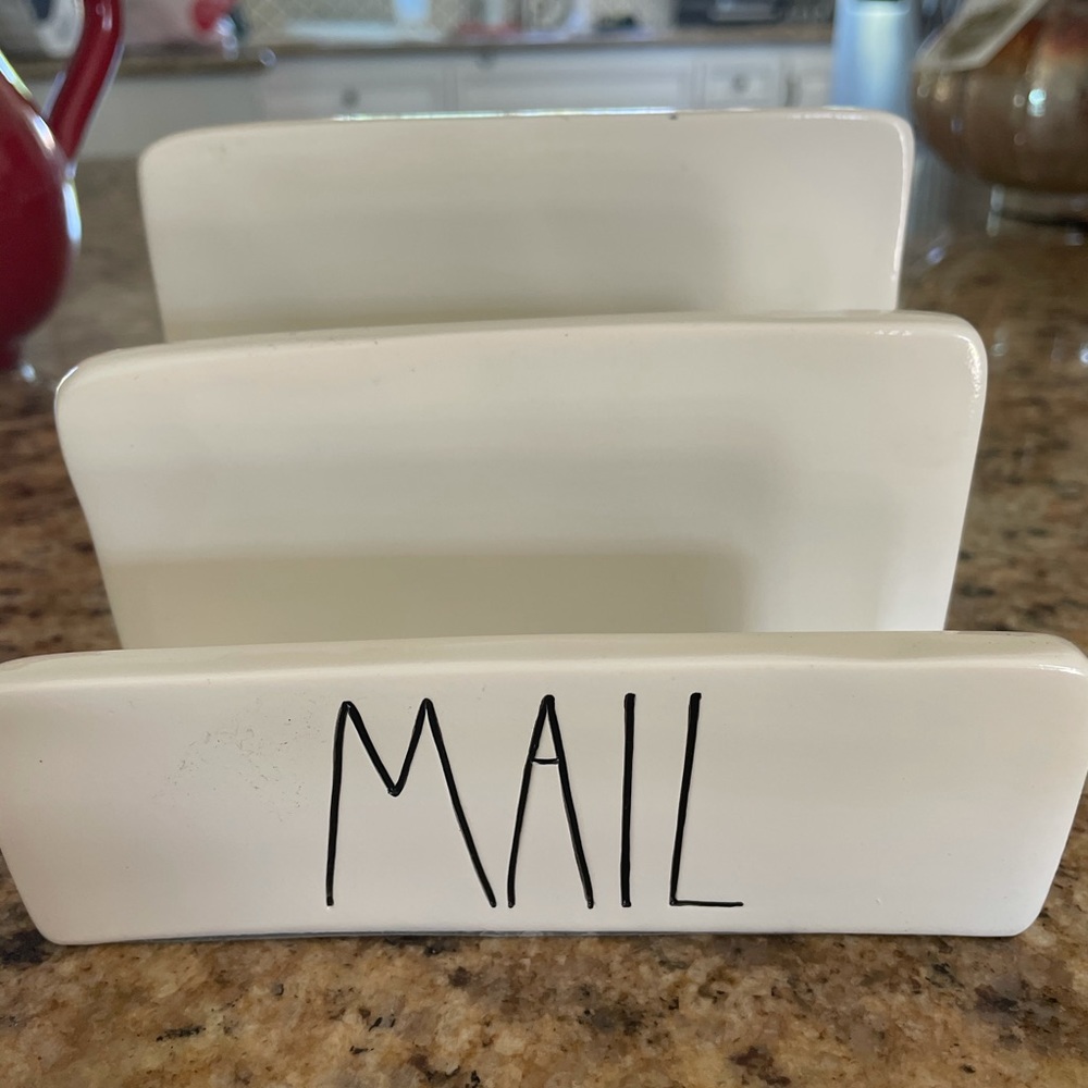 Rae Dunn mail holder